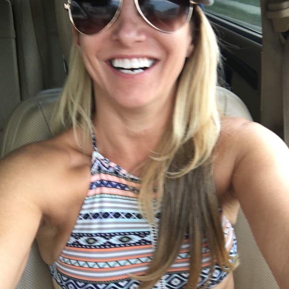 Meet your Posher, Crystal - Picture 1 of 8